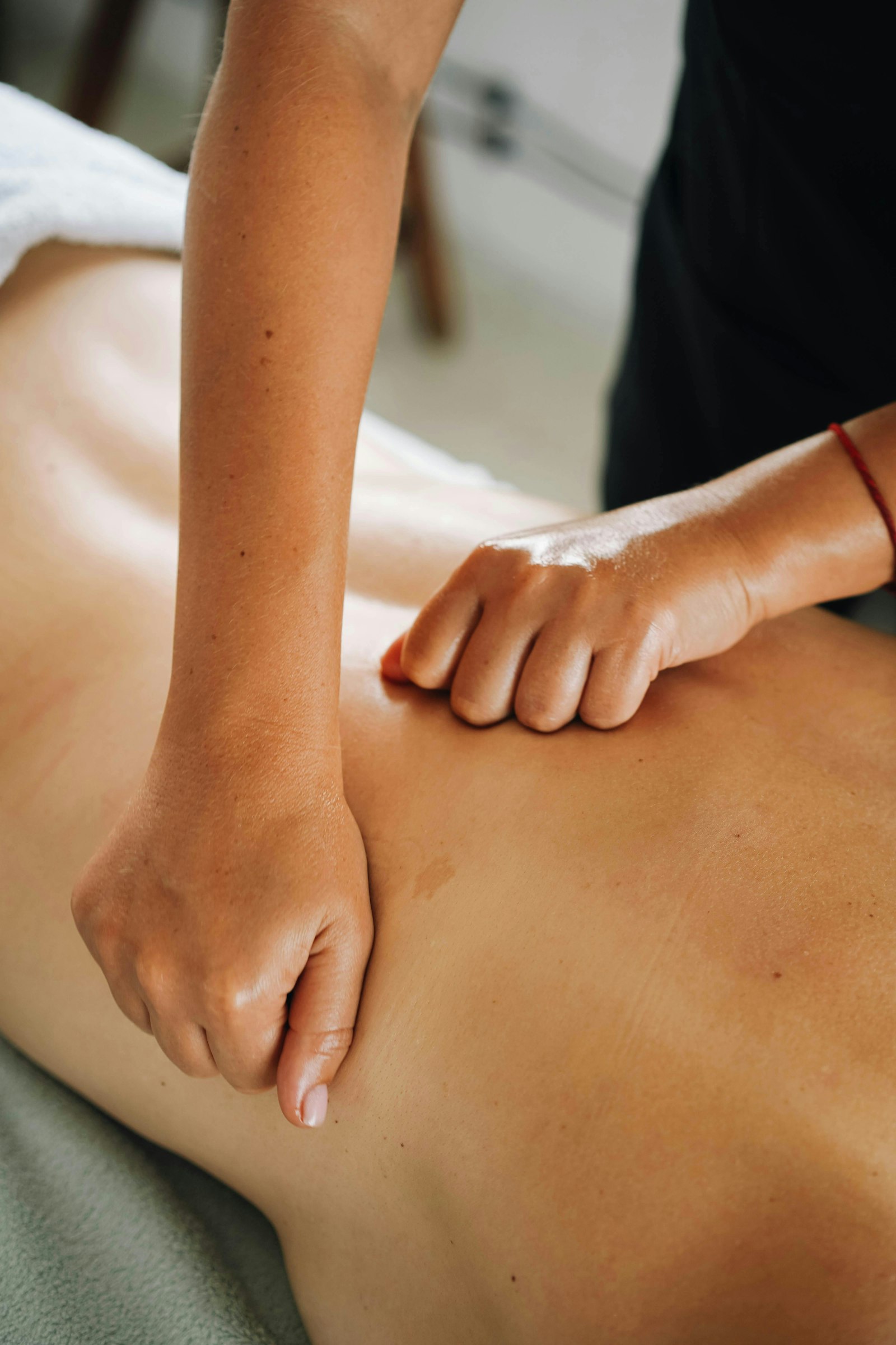 Massage near you in Dubai — at your home, hotel or villa